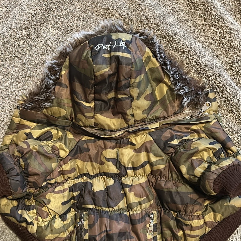 **3/$15** Pet Life hooded camouflage dog coat size small - Picture 8 of 11